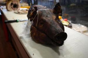 cabeza de cerdo cocinada a la italiana foto