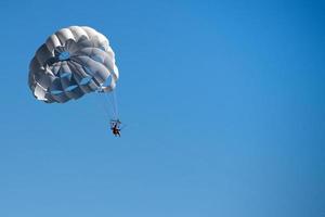 parachute boat sport photo