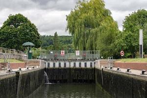 thames river sluice photo