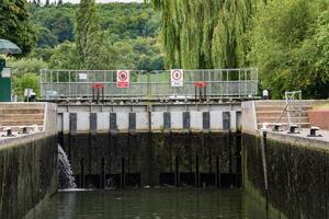 esclusa del río támesis foto