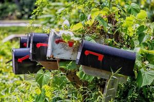 Casilla de correo en la carretera cerrar detalle foto