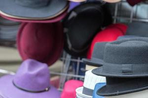 Vendo gorras de hombre y mujer foto