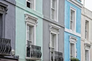 portobello road londres calle coloridos edificios foto