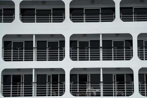 Balcón de ventanas de cabina de crucero de lujo foto