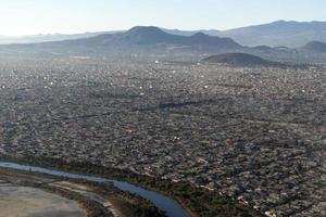 panorama de la vista aérea del área de la ciudad de méxico desde el avión foto