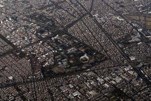 panorama de la vista aérea del área de la ciudad de méxico desde el avión foto