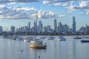 vista de melbourne desde st. Kilda la playa foto