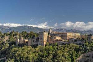 alhambra fortaleza palacio en granada españa foto