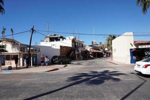 cabo san lucas, méxico - 25 de enero de 2018 - la ciudad de la costa pacífica está llena de turistas foto