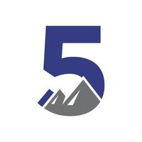 signo vectorial del logotipo de montaje de la letra 5. el logotipo del paisaje de la naturaleza de la montaña se combina con el icono y la plantilla de la colina vector