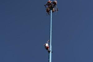 ciudad de méxico, méxico - 30 de enero de 2019 - la antigua danza de los volantes los voladores foto