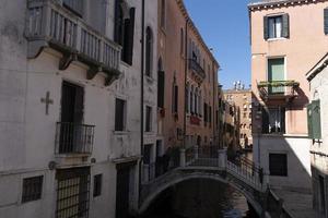 venecia ponte della cortesia traducción al inglés puente de cortesía foto