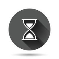 icono de reloj de arena en estilo plano. ilustración de vector de reloj de arena sobre fondo redondo negro con efecto de sombra larga. concepto de negocio de botón de círculo de reloj.