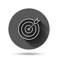 icono de destino en estilo plano. Ilustración de vector de juego de dardos sobre fondo redondo negro con efecto de sombra larga. concepto de negocio de botón de círculo de flecha de objetivo.