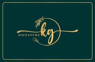 diseño de logotipo de kg inicial de firma de oro de lujo hoja y flor aisladas vector