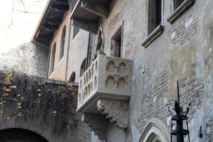 VERONA, ITALY -  DECEMBER 7 2017 - Tourist visiting romeo and juliet house photo