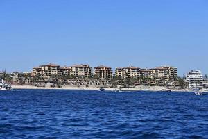 cabo san lucas vista desde el océano pacífico foto