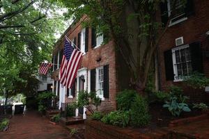 georgetown dc washington casas bajo la lluvia foto