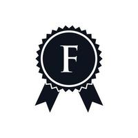 insignia de medalla certificada del premio ganador en la plantilla del logotipo f. signo de insignia de mejor vendedor vector