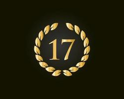 Logotipo del aniversario de 17 años con anillo dorado aislado en fondo negro, para cumpleaños, aniversario y celebración de la empresa vector