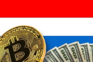 dinero virtual bitcoin dorado foto