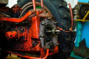 tractor motor retrovisor aceite maquinaria tecnología industria fabricación alambres acero neumático foto
