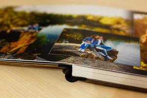 páginas de fotolibro de boda o álbum de boda sobre fondo blanco foto