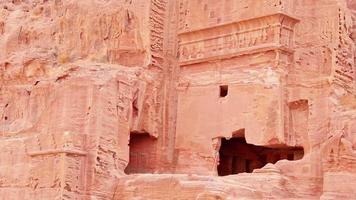 rue à colonnades à petra, jordanie. Petra est la principale attraction de la Jordanie. petra est inscrite sur la liste du patrimoine de l'unesco. video