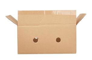 caja rectangular abierta hecha de cartón ondulado marrón aislada en un fondo blanco foto