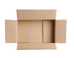 caja de cartón rectangular marrón vacía abierta para el transporte de mercancías