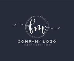 logotipo femenino fm inicial. utilizable para logotipos de naturaleza, salón, spa, cosmética y belleza. elemento de plantilla de diseño de logotipo de vector plano.