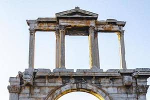 olympieion edificios históricos y ruinas de un templo atenas grecia. foto