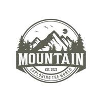 Ilustración de vector de diseño de logotipo de montaña