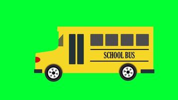 el autobús escolar recoge a los estudiantes de la escuela en pantalla verde. el autobús escolar de dibujos animados que viaja va a la escuela. autobús escolar para niños de regreso a la escuela en pantalla verde. lindo autobús en la excursión escolar segura en la carretera.