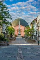 imagen en el st. Iglesia de la cúpula de ludwig en la ciudad universitaria de arpillera darmstadt tomada de la zona peatonal foto