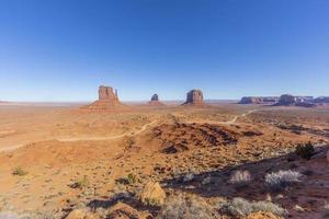 imagen panorámica del parque nacional del valle del monumento en invierno foto