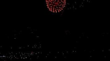 Feuerwerk am Abendhimmel. video