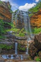 imagen de las cataratas de goingworth en las montañas azules en el estado australiano de nueva gales del sur durante el día foto