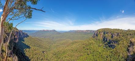 vista panorámica de las montañas azules en el estado australiano de nueva gales del sur durante el día foto