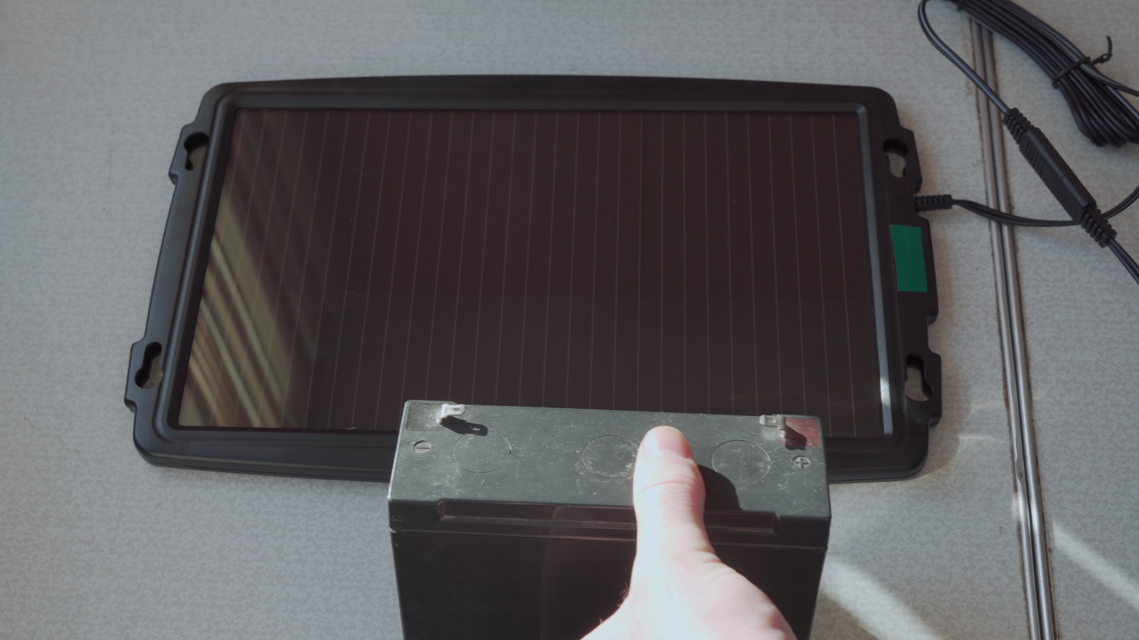 Aa 12v car solar battery charger 4.8 w aa1432 best sale
