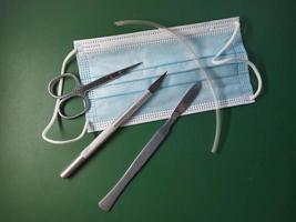 instrumentos médicos y materiales para cirugía y tratamiento foto