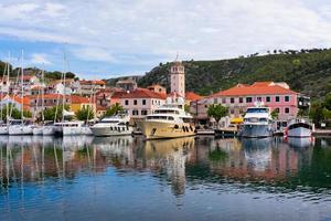 skradin es una pequeña ciudad histórica en croacia foto