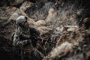 soldados de fuerzas especiales en guerras en el desierto, pueblo de tailandia, soldado del ejército foto