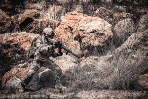 soldados de fuerzas especiales en guerras en el desierto, pueblo de tailandia, soldado del ejército foto