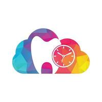 diseño de logotipo vectorial de concepto de forma de nube de tiempo de estudio. sombrero de graduación con diseño de icono de reloj. vector