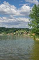 Aldea de hopfen am see en el lago hopfensee,baviera,alemania foto