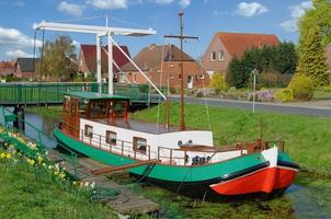 Canal de páramos en Frisia Oriental, Mar del Norte, Baja Sajonia, Alemania foto