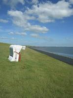 Zona de baño en vollerwiek, península de eiderstedt, Mar del Norte, Frisia del Norte, Alemania foto