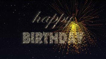 texto de saludo de celebración de cumpleaños feliz con partículas y chispas en el cielo nocturno negro con fuegos artificiales de colores en cámara lenta en el fondo, hermoso diseño mágico tipográfico video