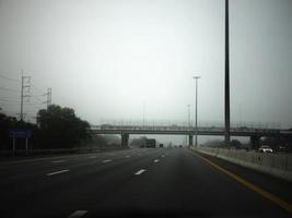 camino en la niebla, mención de señal mantener distancia para autopista-t7.svg foto